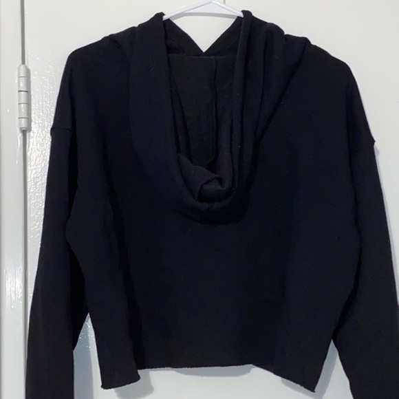 Size‎ M Crop Sweatshirt - Picture 2 of 3